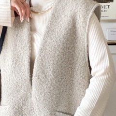 classicalELF クラシカルエルフ フェイクリングウール深Vネックベストの画像