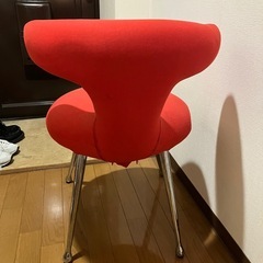 イス　赤いクッション生地 ２つの画像