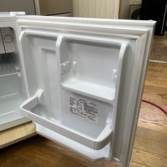 #72 激安販売!! Abitelax 2024年 45L 1ドア 右開き AR-49 パーツ欠品ありの為大特価 電気冷蔵庫の画像