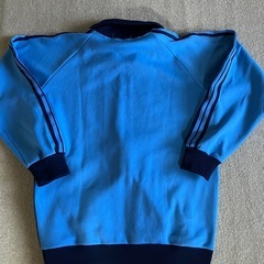 水色　ジャージの画像