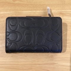 コーチ　シグネチャーブラック２つ折財布I①【新品未使用】の画像