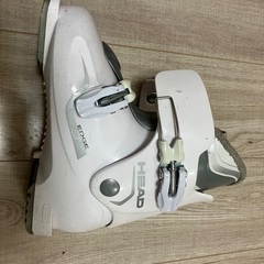 お子様用スキーブーツの画像