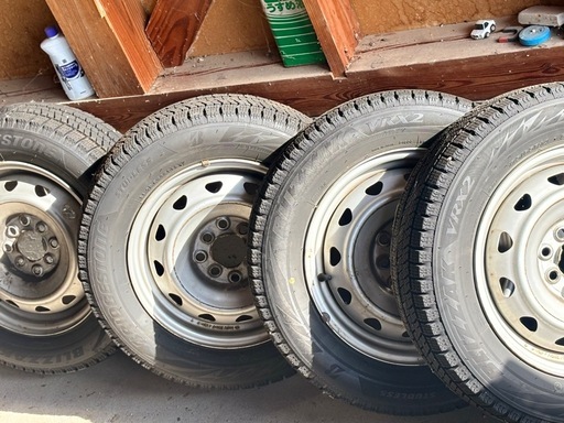 【商談中】プリジストン175/65R/14 スタッドレスタイヤ