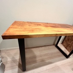 デスクテーブルの画像