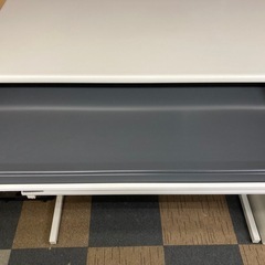 プラス 平机 オフィスデスク 幅140cm 中古の画像