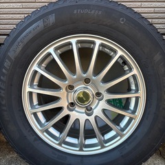 スタッドレスタイヤホイールの画像