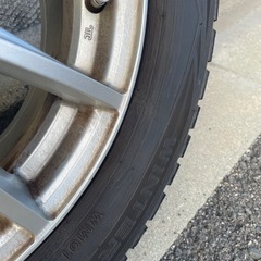 スタッドレスタイヤ　225/60/17 17インチ　アルミホイール付き　4本　アルファードなどの画像