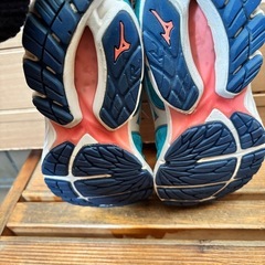 ミズノ　ウェーブライダー　23.5の画像