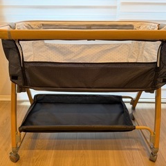 Amazon販売価格¥15,980 の半額ベビーベッド
の画像