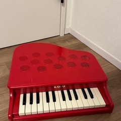 子供用Kawaiピアノ、おもちゃ椅子、ディズニーやアンパンマンジグソーパズルの画像