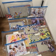 子供用Kawaiピアノ、おもちゃ椅子、ディズニーやアンパンマンジグソーパズルの画像