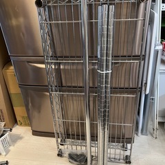 美品メタルラック押入れサイズワードローブ。コのじ付き。の画像