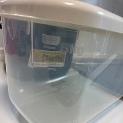 【お話中】炊飯器と米びつの画像