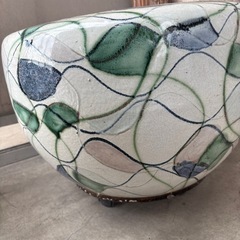 陶器の火鉢の画像