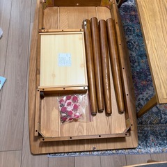 ダイニングテーブルの画像