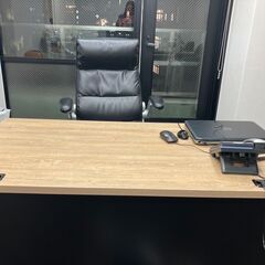 大特価【12/23迄に取りに来れる方】ワークデスク 事務机(配線スリット付)の画像