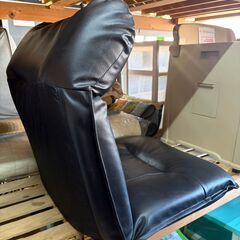 ヘッドレスト付きリクライニング座椅子 の画像