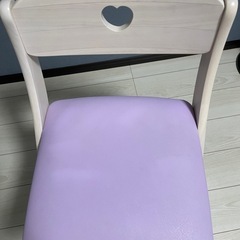 子ども用の学習椅子の画像