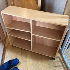 キャスター付き棚の画像