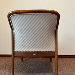 カリモク チェアの画像