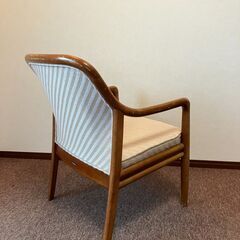 カリモク チェアの画像