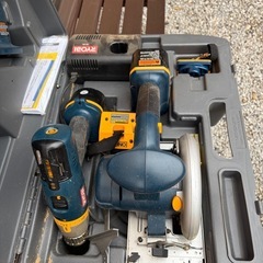 RYOBI 電動工具セット18V　丸鋸　電動ドライバー　ライトの画像