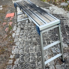 折りたたみ　脚立の画像