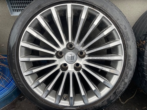 210 マジェスタ 純正OPホイールセット 18インチ (MT) 手稲のタイヤ