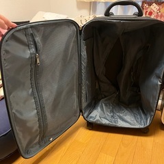 〔取引中）スーツケース2個　バラ売り可の画像