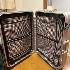 〔取引中）スーツケース2個　バラ売り可の画像