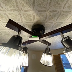 4 灯シーリングライト　おしゃれ　リモコン付き電球新品の画像