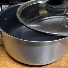【ニトリ】両手鍋 22cm 使用数回のみの画像