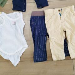 【美品】子供服　ベビー服　29着セット　サイズ80-90 Tシャツ/ロンパース/肌着/パンツなどの画像