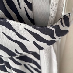 ゼブラ柄 カーテンの画像