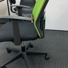 【12月23日迄に取りに来れる方】オフィスチェア メッシュ生地 ブラックの画像