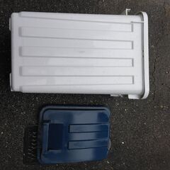 【無料０円】ゴミ箱（大型）  ノークレームノーリターンの画像