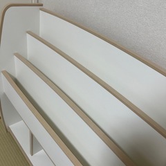 絵本棚の画像