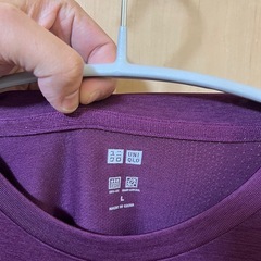 UNIQLOメンズT2着の画像