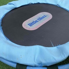 子供用トランポリンの画像