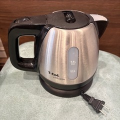 【譲ります！0円】T-faLケトル0.8L＆水切りラックの画像
