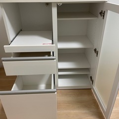 炊飯器置き付きキッチンカウンター　
カップボード　食品庫　　の画像