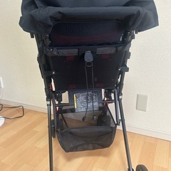 combi赤　B型ベビーカーの画像