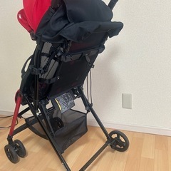 combi赤　B型ベビーカーの画像