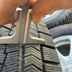 スタッドレスタイヤの画像