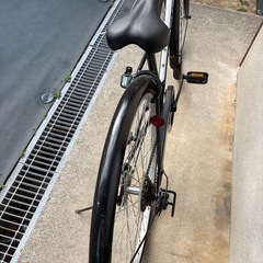 シティサイクル ブラック 前カゴ付き シマノ製変速機の画像