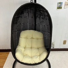 ハンギングチェア スモール  椅子 いす イス ゆりかご 宙吊り リビング ガーデン ベランダ テラス リゾート リラックス 黒 ブラック コンパクト の画像