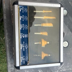 リョービトリマーMTR-41とビットセットの画像