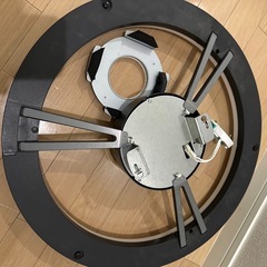 蛍光灯のようは色味の天井ライト(明るい)の画像