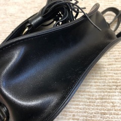 タッセル付きショルダーバッグ　黒の画像