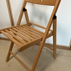折りたたみ椅子　IKEAの画像